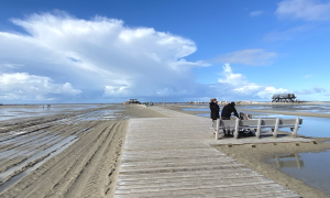 weiter weg
